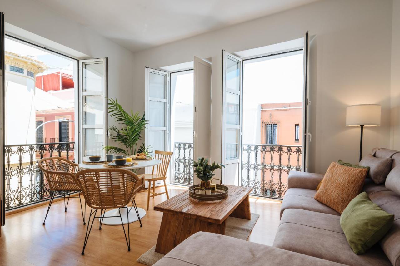 Hostly Rivero 2a Center Loft-fibre-communal Terrace-parking Optional-cless Appartement Sevilla